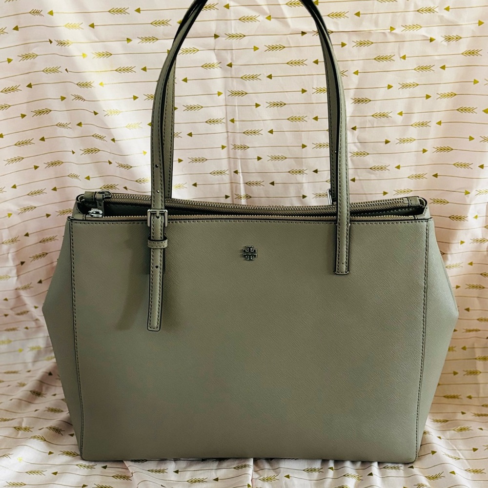 Tory Burch tote bag **like new**